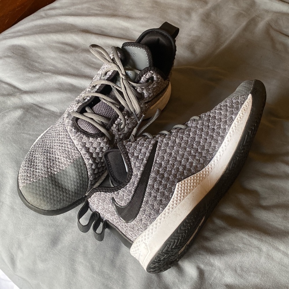 Nikes - Picture 2 of 3